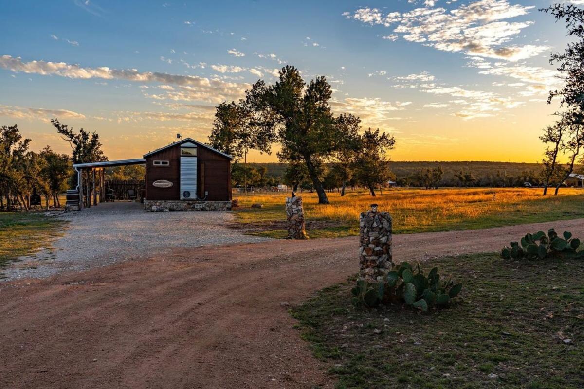 Rockin' R - Morning Star Cabin Fredericksburg Exterior photo
