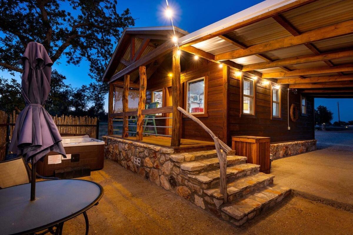 Rockin' R - Morning Star Cabin Fredericksburg Exterior photo