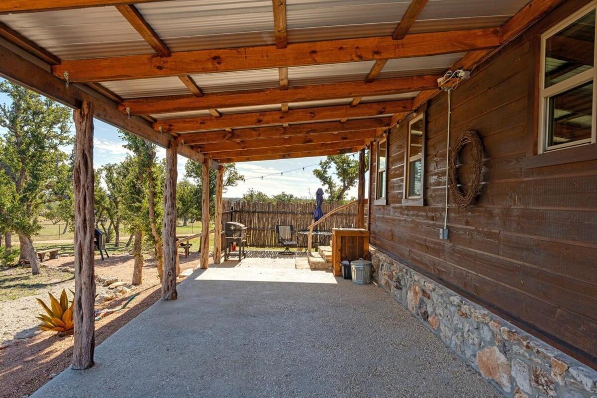 Rockin' R - Morning Star Cabin Fredericksburg Exterior photo