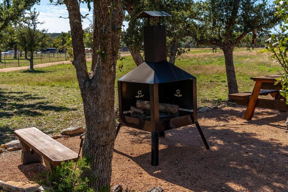 Rockin' R - Morning Star Cabin Fredericksburg Exterior photo